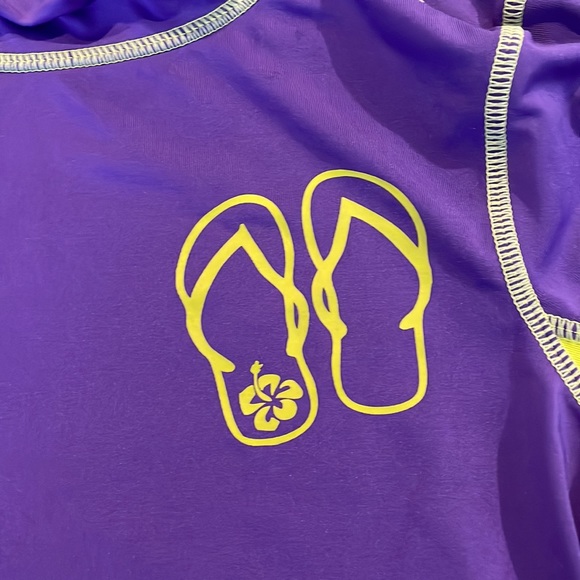 Girls Rashguard Shirt - Picture 2 of 5